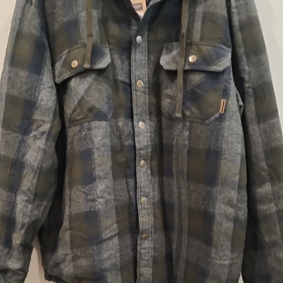 Legendary Outfitters Blue, Green,and Grey Hooded Flannel Quilted Jacket - Picture 6 of 13